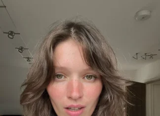 The Ultimate Fall Hairstyle For The Busy Girl: Low-Maintenance, Youthful, and Free-Spirited Long Locks