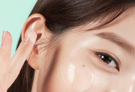 The Secret Moisture-Sucking Ingredients Hiding in Your Cosmetics
