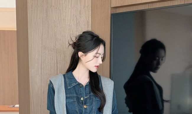 The Ultimate Denim Guide: 4 Ways to Rock the Youthful Look