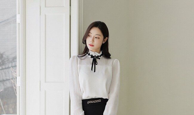 The Little Black Skirt: A Timeless Wardrobe Essential for the Working Woman