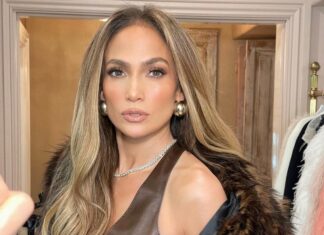 The Best Hairstyles for Middle-Aged Women with Long Hair