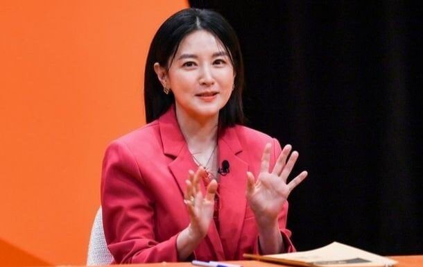 “60-Year-Old ‘Jewel in the Palace’ Star Still Shines with Youthful Radiance and Flawless Skin”