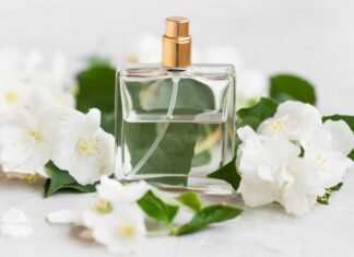 The Perfect Scent: 3 Tips for Wearing Fragrance in the Summer Heat