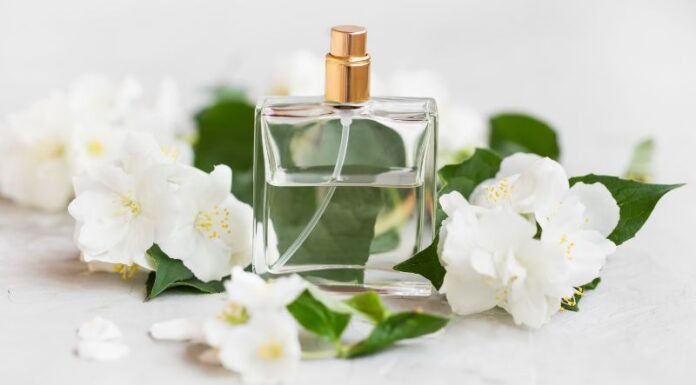 The Perfect Scent: 3 Tips for Wearing Fragrance in the Summer Heat