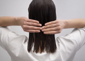 3 Tips for Beating Greasy Hair That Are More Effective Than Dry Shampoo