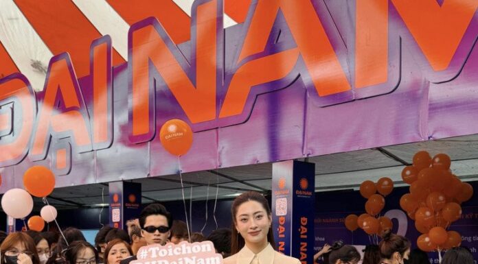 The Teacher Who Arrives at School with an Entourage of Bodyguards, Dressed to Impress Like a Beauty Queen