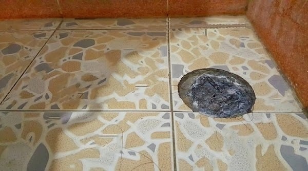 Unblocking Clogged Pipes: A Quick and Easy DIY Guide to Save You Money