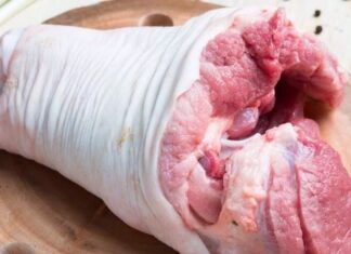 The Ultimate Guide to Boiling Meat: Enhance Flavor and Tenderness with This One Simple Trick