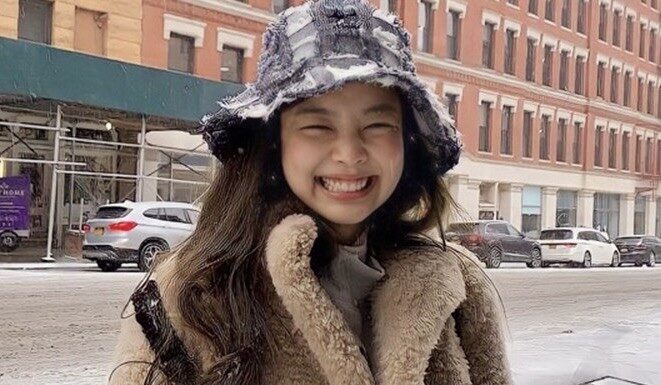 The Ultimate Guide to Winter Fragrance: 5 Tips to Make Your Scent Last