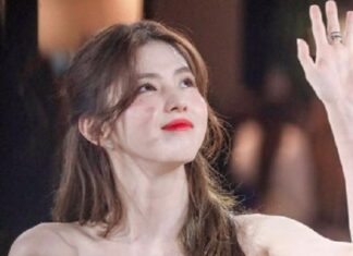 “The Radiant Beauty: Han So Hee Dazzles at Event, Her Luminous Skin and Sleek Figure Captivates All”