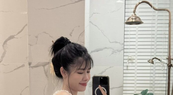 The Trophy Wife of a Talented Man: Third Pregnancy, Still Slaying