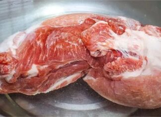 The Ultimate Guide to Defrosting Meat: A Chef’s Secret Using Vinegar and Salt