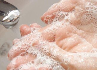 “7 Tips for a Glowing Complexion: The Ultimate Guide to Cleansing Your Skin”