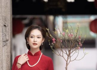 7 Stunning Hairstyles to Compliment Your Áo Dài This Tet