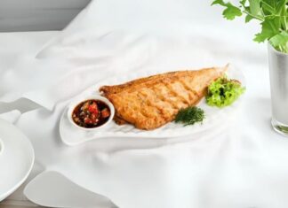 The Secret to a Perfectly Crispy and Delicious Fried Catfish with a Soy Sauce Dip