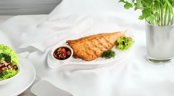 The Secret to a Perfectly Crispy and Delicious Fried Catfish with a Soy Sauce Dip