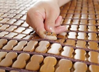 The Ultimate Guide to Cleaning Bamboo Mats: A 10-Minute, Waterless Wonder