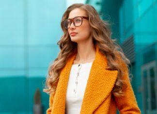 The 8 Unconscious Habits of Incredibly Charming People