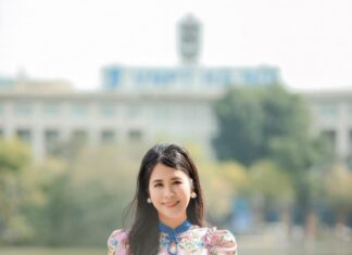 The Fashionable Princess: A Stylish Mom’s Guide to Selling Clothes and Clearing Closet Space