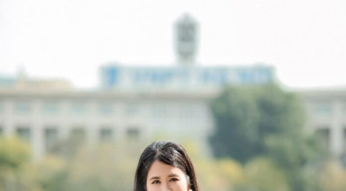 The Fashionable Princess: A Stylish Mom’s Guide to Selling Clothes and Clearing Closet Space