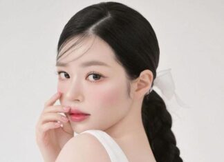 The Autumn Shed: 9 Tips for Women to Prevent Hair Loss, Including the Wooden Comb Swish