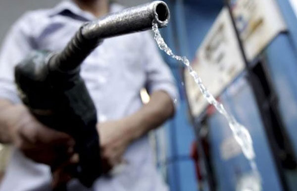 The Gas-Guzzling Culprit: Uncovering the Secret to Your Motorcycle’s Fuel Efficiency