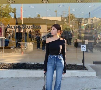 The Ultimate Guide to Long-Sleeve Styles: 5 Timeless Looks for Fall, Winter, and Beyond