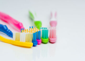 The Ultimate Guide to Cleaning Your Toothbrush: A Simple Hack to Remove Germs and Bacteria
