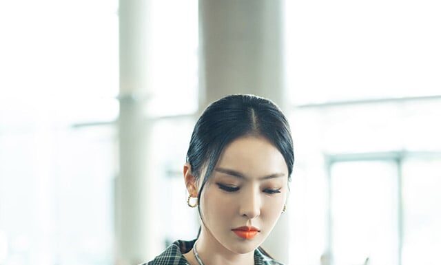 The K-Drama Beauties’ Guide to Styling Blazers: A Fashion Statement for All Women to Emulate