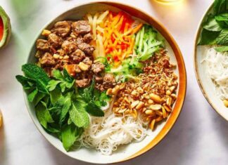 The Ultimate Guide to Mouth-Watering Grilled Pork Noodle Delight: A Simple and Quick Recipe Sensation
