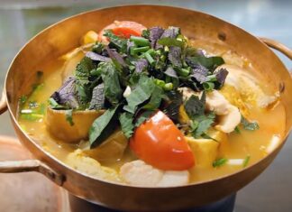 Why is Northern-style Cà Bung made with crushed fermented rice and shrimp paste?