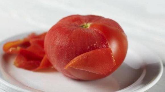The Easiest Way to Peel Tomatoes: No More Boiling Water!