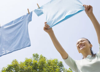 “How to Get Rid of Musty Smells and Yellow Armpit Stains on Shirts Quickly and Easily”