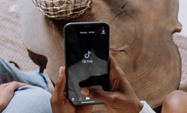 The Power of AI: Creating Profile Pictures to Ride the Wave of TikTok Trends