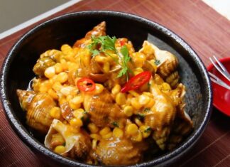 “Buttered Corn and Snail Stir-Fry: A Delectable, Aromatic Treat”