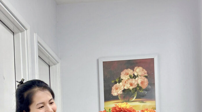 The Ultimate Guide to Arranging Irises for a Vibrant and Long-lasting Lunar New Year Display