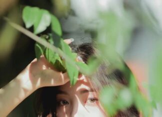 4 Summer Habits That Are Aging Your Skin