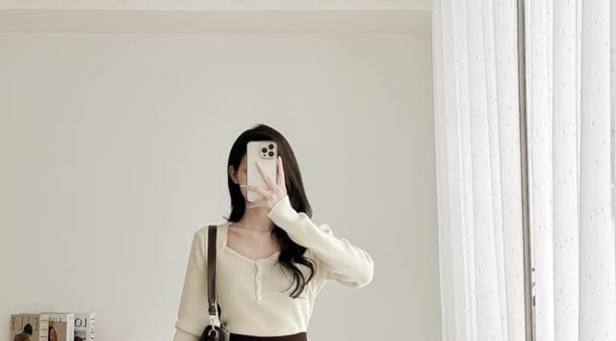 The Ultimate Autumn Skirt Guide: 2 Must-Have Styles and Easy Outfit Ideas for an Unfailingly Chic Look