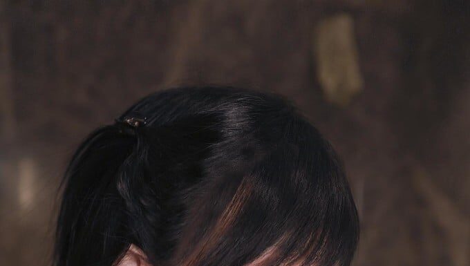 The Ageless Goddess of Cbiz: Her Secrets to a Wrinkle-Free Complexion