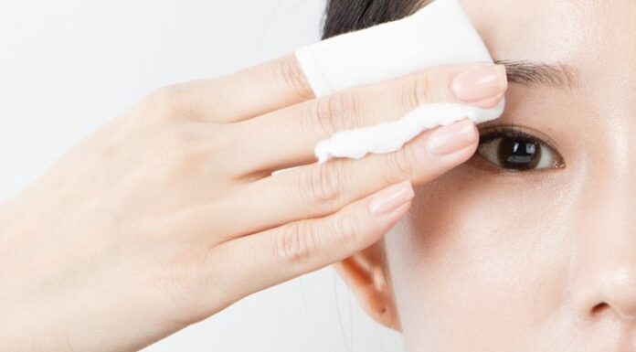 The Ageless Sisters: The Four Mistakes They Never Make for Youthful Eyes