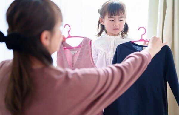 Is It Okay for Little Girls to Dress Up? Experts Point Out the Pitfalls of an Appearance-Obsessed Childhood.