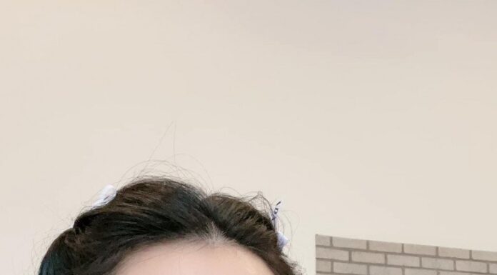 The Secret to Looking Good: A Natural Beauty’s Guide to Teaching with Style