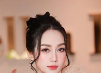 The Trendy Mom’s Daughter: A Glimpse into Her World of Style and Charm.