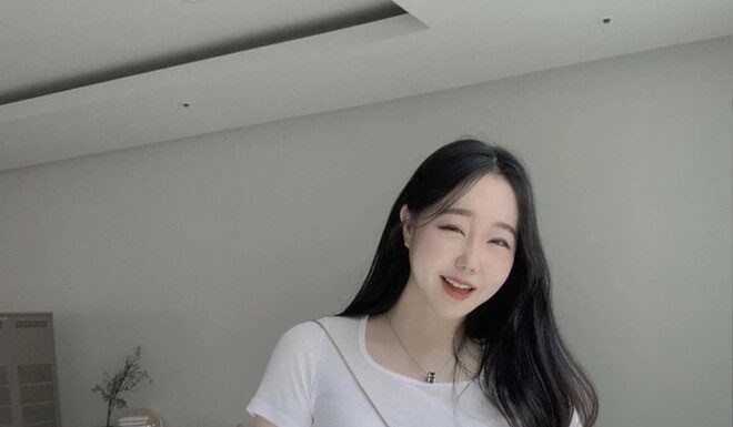 “Embrace Your Curves: 4 Fashion Tips for a Sleeker, More Elongated Silhouette”