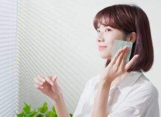 Mastering the Art of Summer Skin Care for Oily Skin: A Guide to Glowing, Healthy Skin.