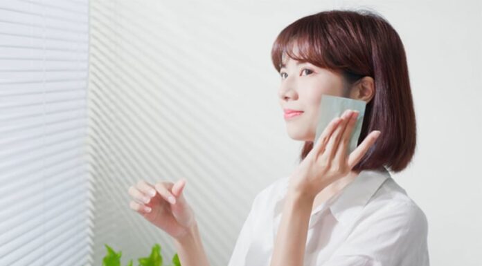 Mastering the Art of Summer Skin Care for Oily Skin: A Guide to Glowing, Healthy Skin.