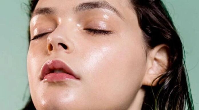 The Morning Routine to Transform Oily Summer Skin: A 5-Step Guide to a Radiant, Shine-Free Complexion