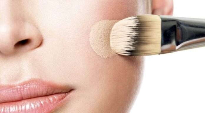 The Ultimate Guide to Anti-Aging Makeup for Women Over 40