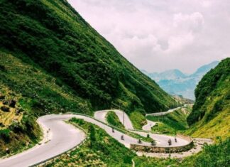 What to Wear When Traveling to Ha Giang: 10 Outfit Ideas That Are Super Cute and Super Chic