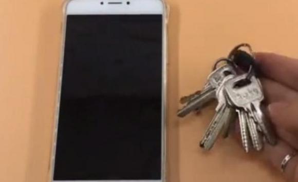 The 3 Things You Should Never Place Your Phone With: A Guide to Avoiding Unnecessary ‘Risks’